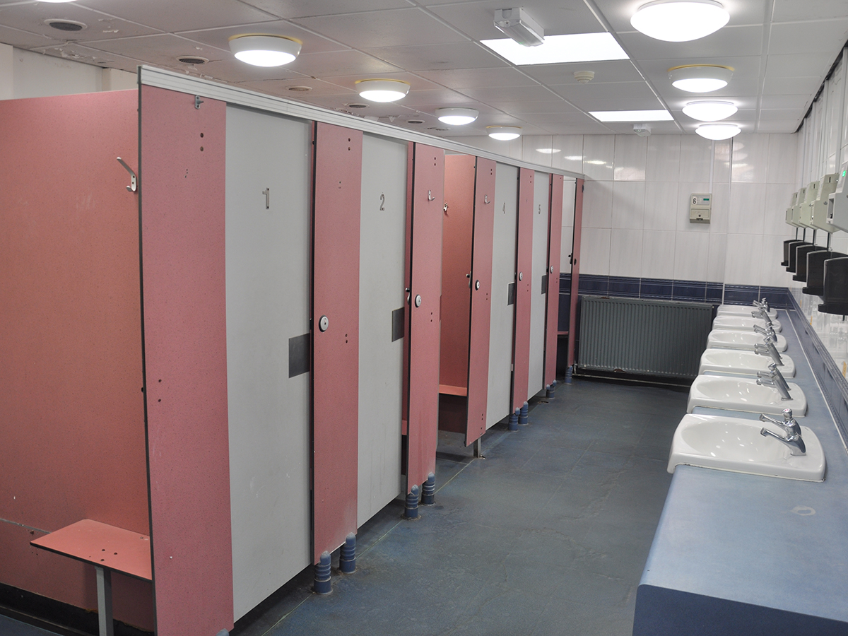 closed cubicles before2